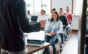 Les opportunités professionnelles après une formation de management, esthétique et tourisme